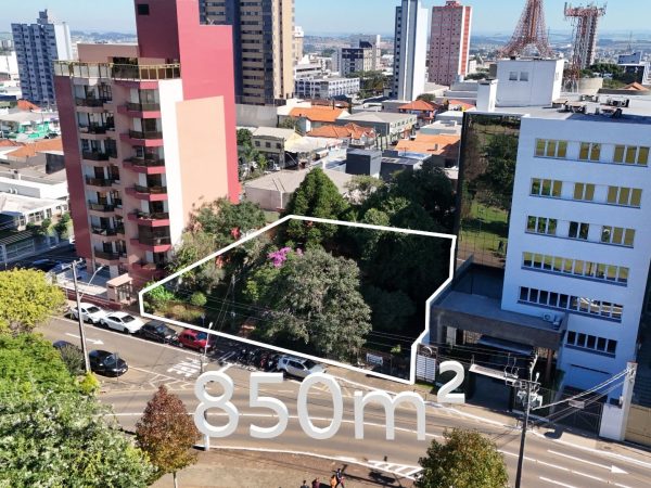 Terreno à venda, 850 m², Centro
