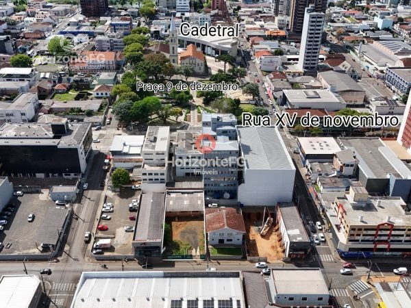 Terreno à venda 608,60 m² Centro