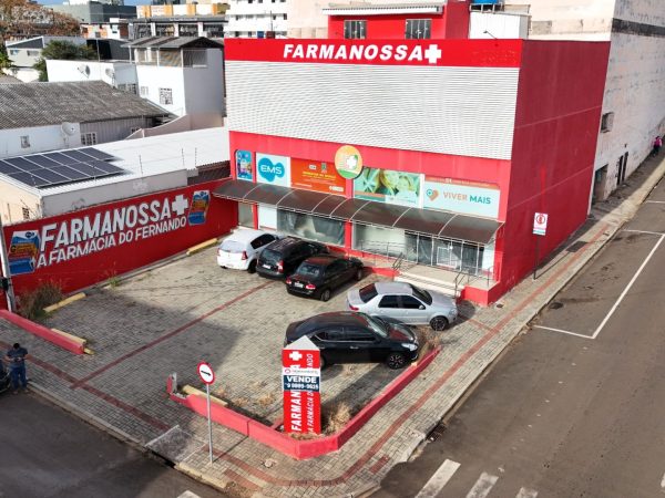 Sala  comercial à venda, 400 m², Centro