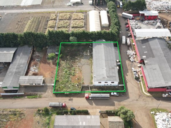 Barracão à venda, 1000 m², Industrial