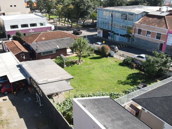 Terreno à venda, 946 m², Centro