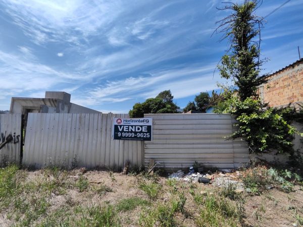 Terreno à venda, 300 m², Dos Estados