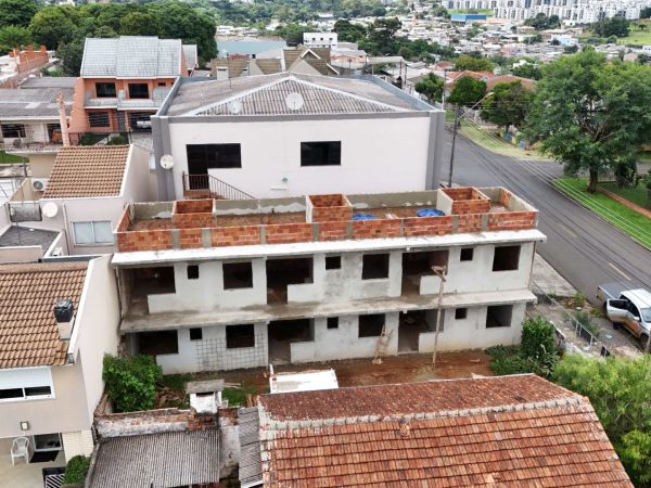 Construção com 6 kitnets à venda, Batel